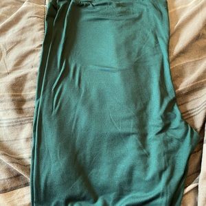 Lularoe Solid Dark Green Leggings TC2